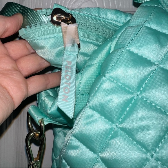 Peloton x Oliver Thomas Mint Kitchen Sink Tote NWOT - Picture 4 of 7